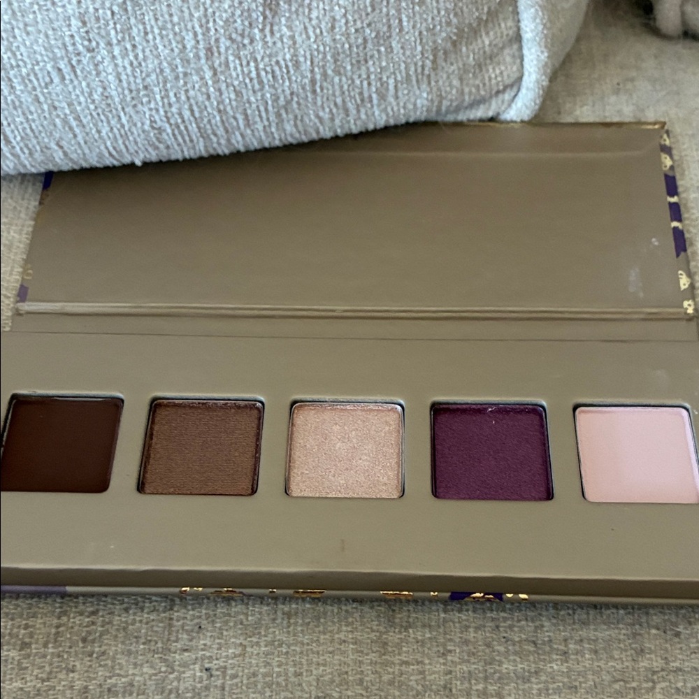 Stila Eyeshadow Palette with Brown and Plum Hues